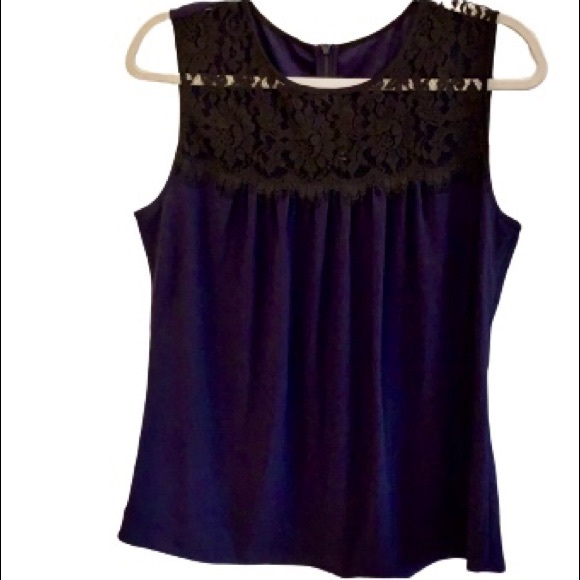 ST JOHN Blouse - Picture 2 of 6